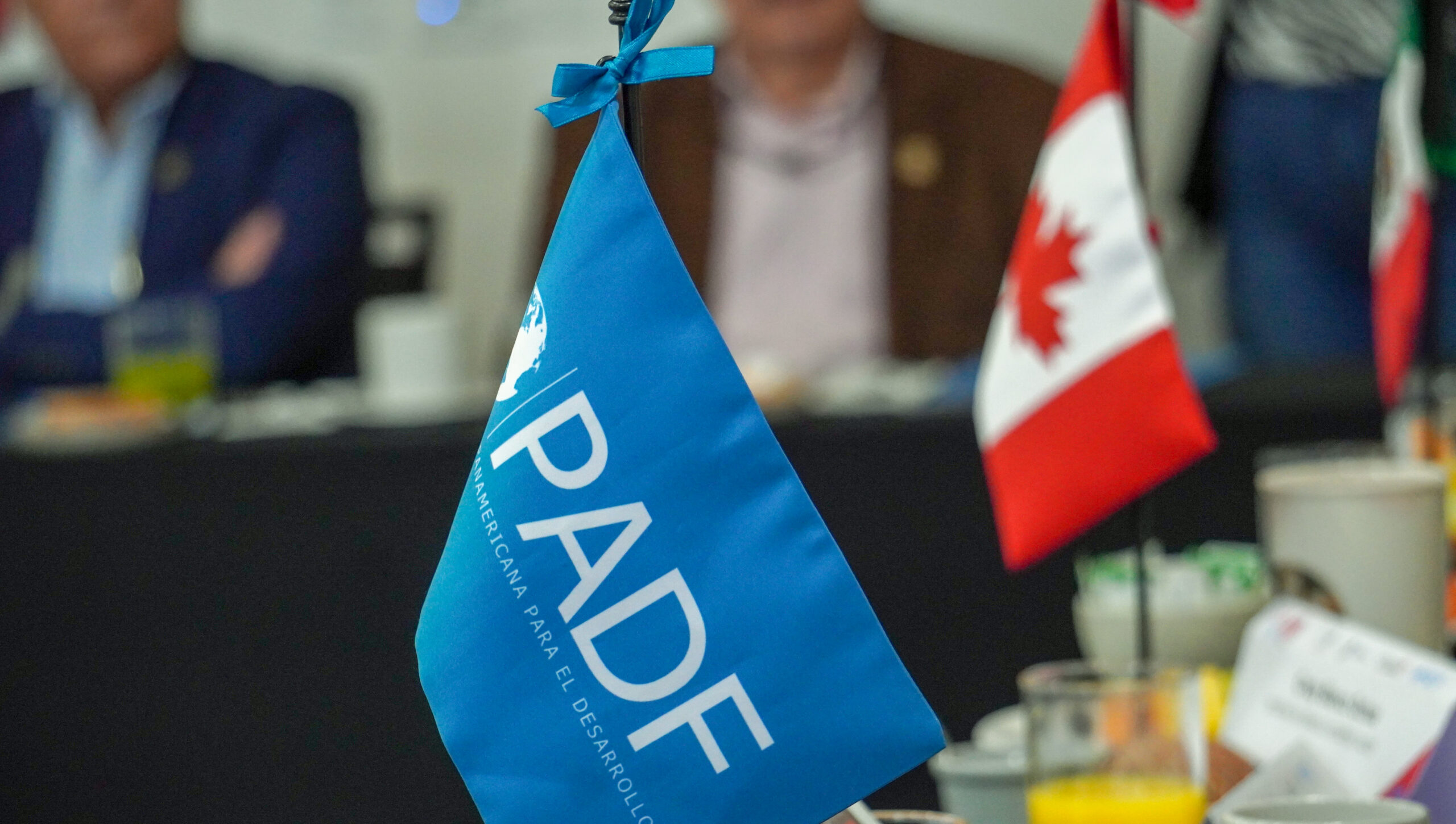 CONVENIAN JALISCO Y PADF EN PRO DE MEJORES CONDICIONES LABORALES