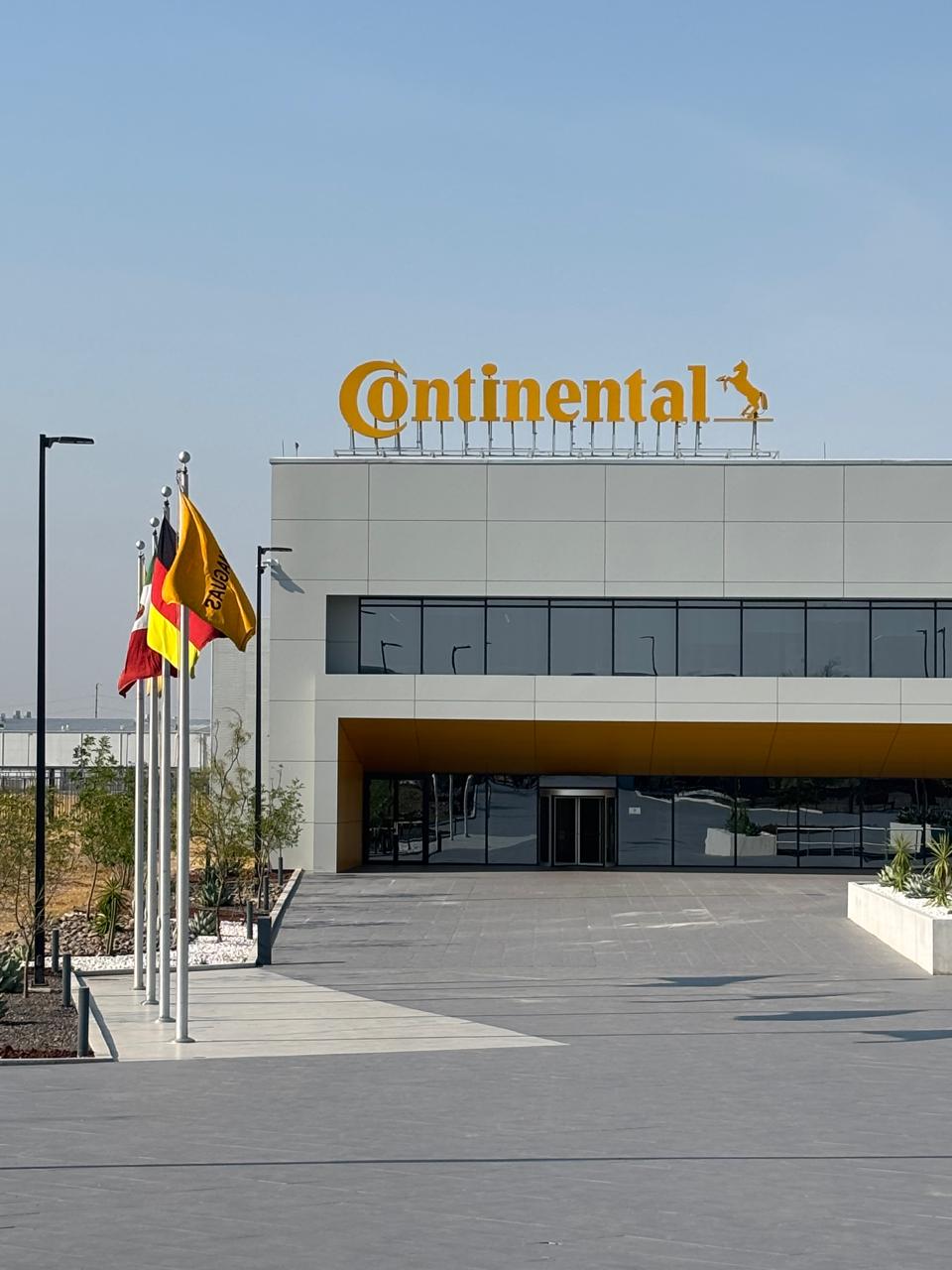 Fortaleciendo entornos laborales seguros e inclusivos: Continental Aguascalientes se capacita con PADF